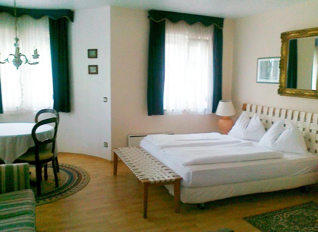 Gaestehaus Auerhahn Vocklabruck Luaran gambar